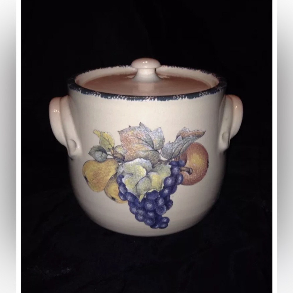 Home and Garden Party Bean Pot